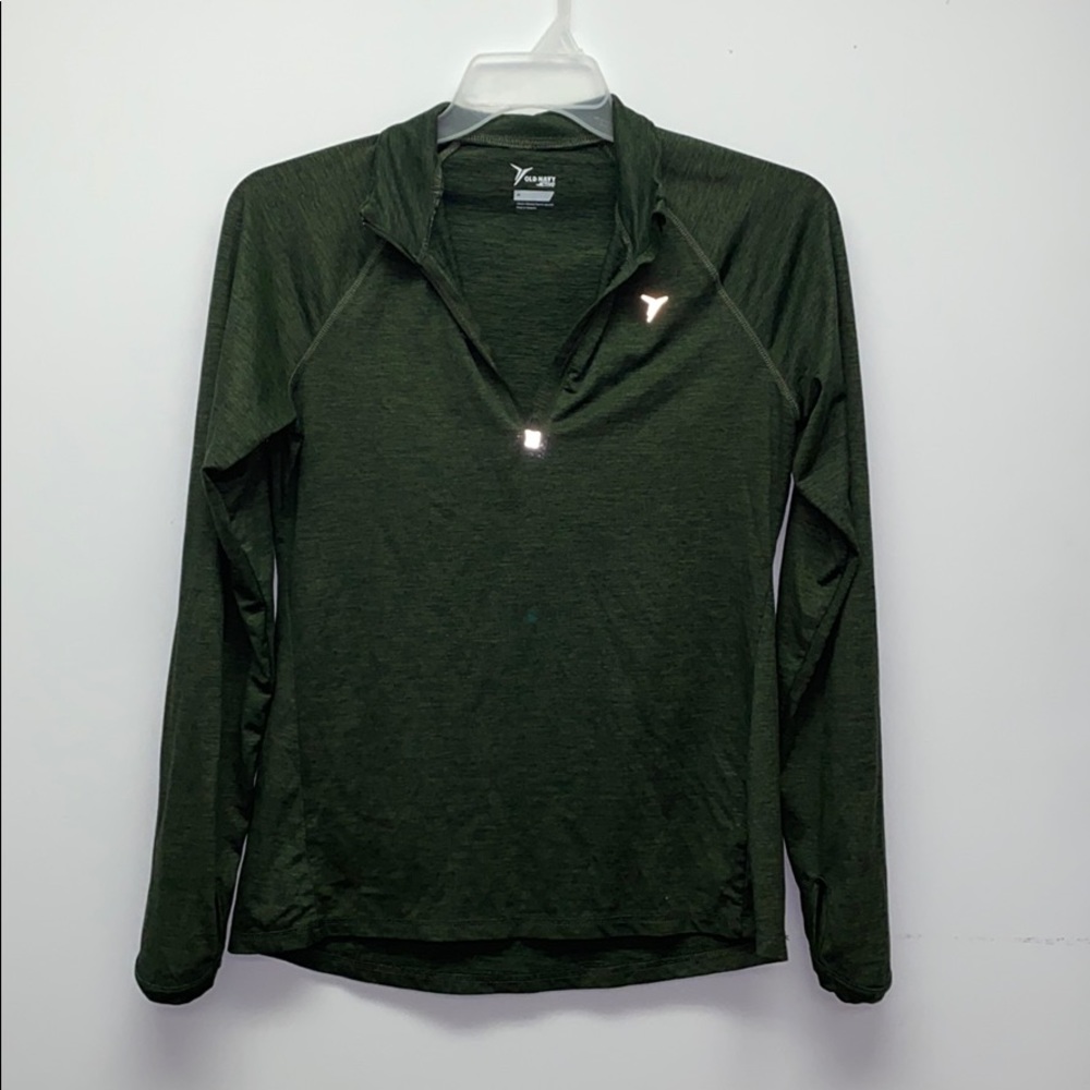 🌱Old Navy🌱 Active form fitting pull over